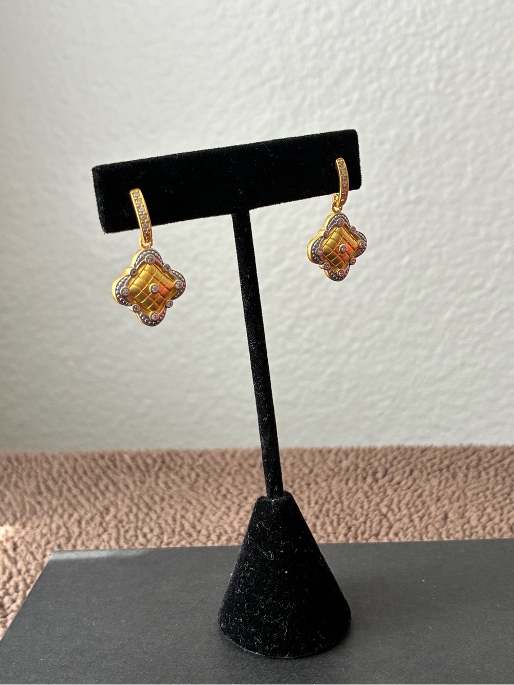 Freida Rothman Earring - Picture 7 of 10